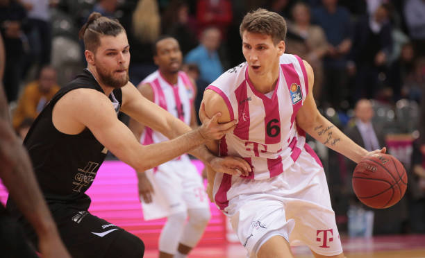 在比赛中展 在比赛中展