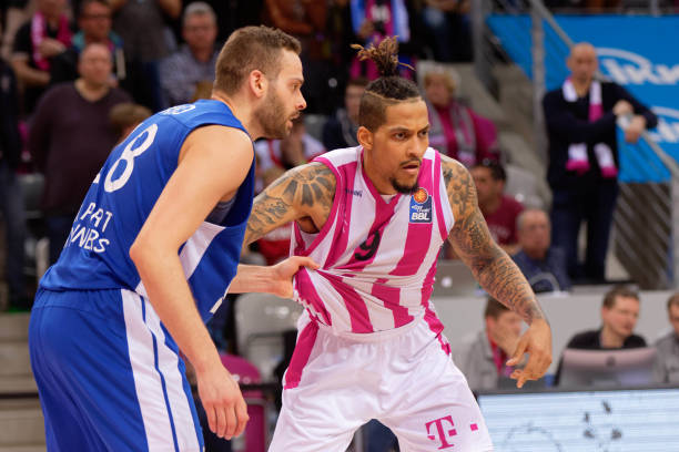 现效力于德 现效力于德